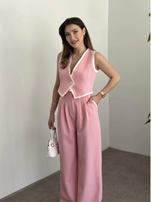 Beyaz şeritli crop boy yelekli takım pembe