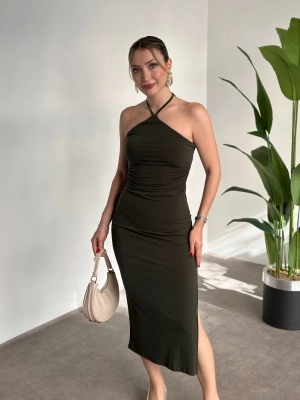 Boyundan bağlamalı yırtmaçlı ithal sandy kumaş elbise haki