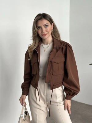 Crop boy cep detaylı yağmurluk ceket kahve