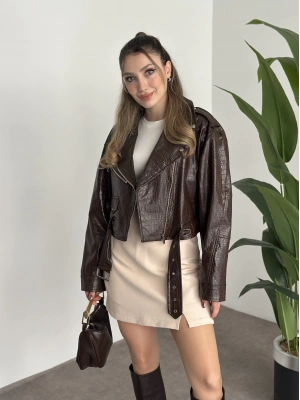 Crop boy kemer detaylı fermuarlı desenli ceket kahve