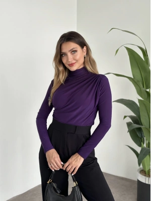 Dik yaka omuzu ve beli büzgülü bluz mor