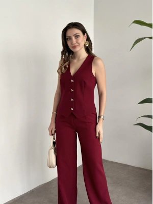 Düğme detaylı yelekli takım bordo