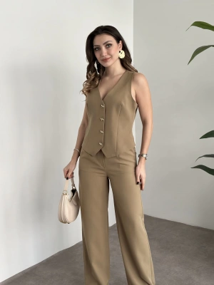 Düğme detaylı yelekli takım yeşil