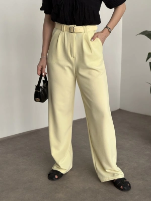 Enine boyuna likralı kemerli pantolon sarı