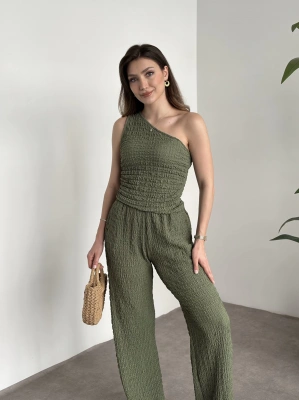 Gofre kumaş tek omuz detaylı takım yeşil