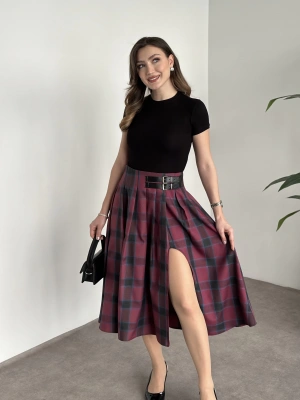 Kemer detaylı yırtmaçlı piliseli etek mürdüm