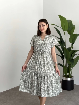 Kruvaze yaka viskon elbise Yeşil Beyaz Yonca Desenli