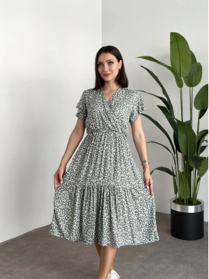 Kruvaze yaka viskon elbise Yeşil Küçük Beyaz Çiçekli