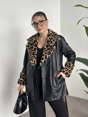 Leopar desenli kürklü deri trenç kısa