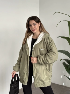 Logo detay içi tamamen peluş oversize yağmurluk mont yeşil