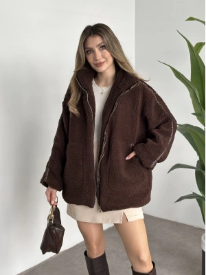 Oversize biye detaylı peluş mont kahve