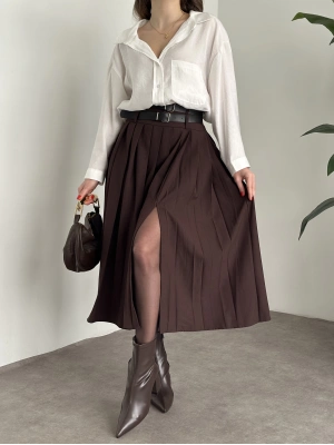 Piliseli yırtmaçlı uzun etek kahve