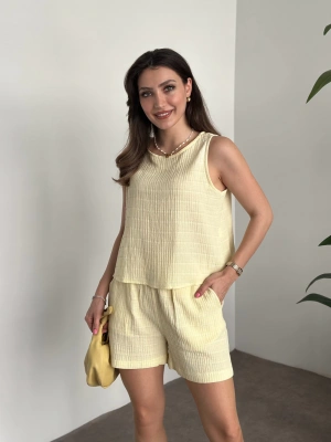 Şortlu bisiklet yaka müslim kumaş takım sarı