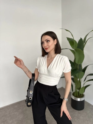 V Yaka Sandy Bluz Beyaz