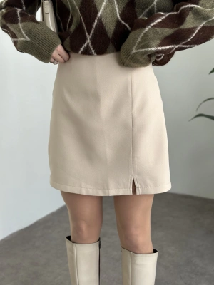 Zr yırtmaç detay şortu etek krem