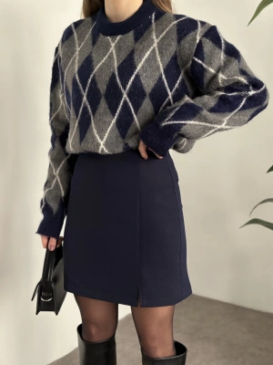 Zr yırtmaç detay şortu etek lacivert