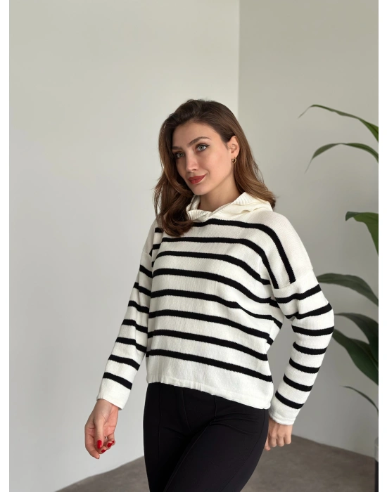 Çizgili kapşonlu Bol Kesim Kazak beyaz