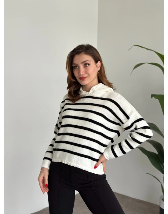 Çizgili kapşonlu Bol Kesim Kazak beyaz