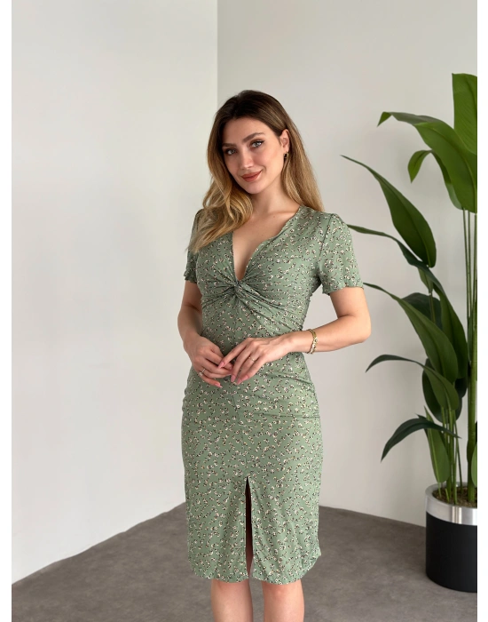 Önü Büzgülü Dekolteli Yırtmaçlı Viskon Elbise Yeşil