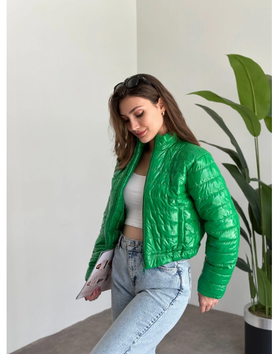 Parlak Kapitone Kumaş İçi Astarlı Kısa Mont Yeşil