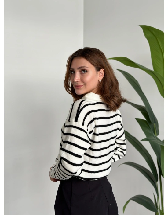 Polo Yaka Çizgili Triko Beyaz