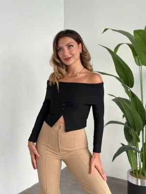 Kayık Yaka Crop Düğmeli Bluz Siyah