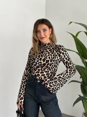 Omuz ve bel büzgülü kolu ispanyol leopar bluz