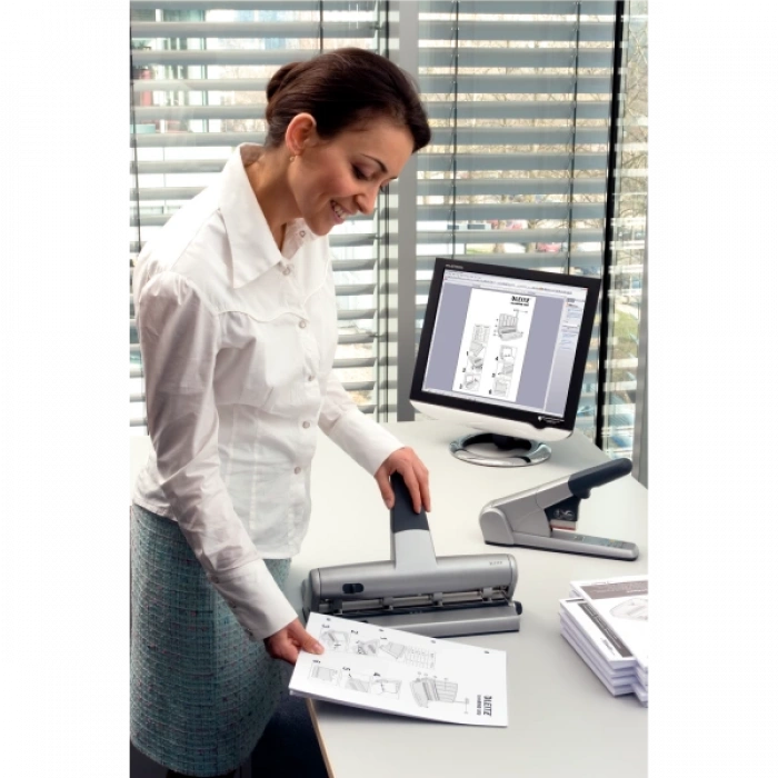 Leitz 5114 Özel Delgeç Ayarlanabilir 4 Delikli (30 Sayfa)