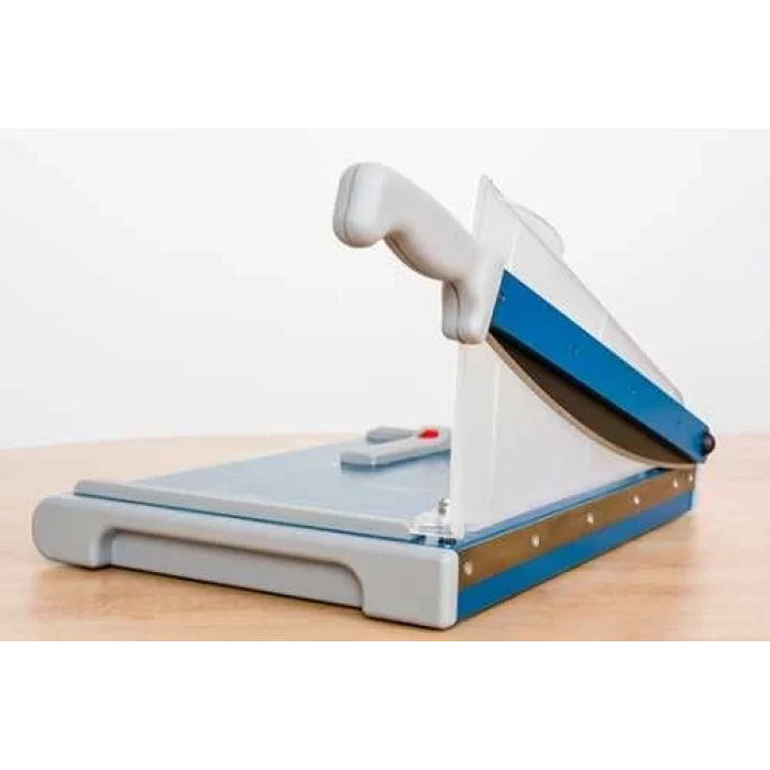Dahle 560 Korumalı A4 Kollu Giyotin (25 Yaprak Kapasiteli)
