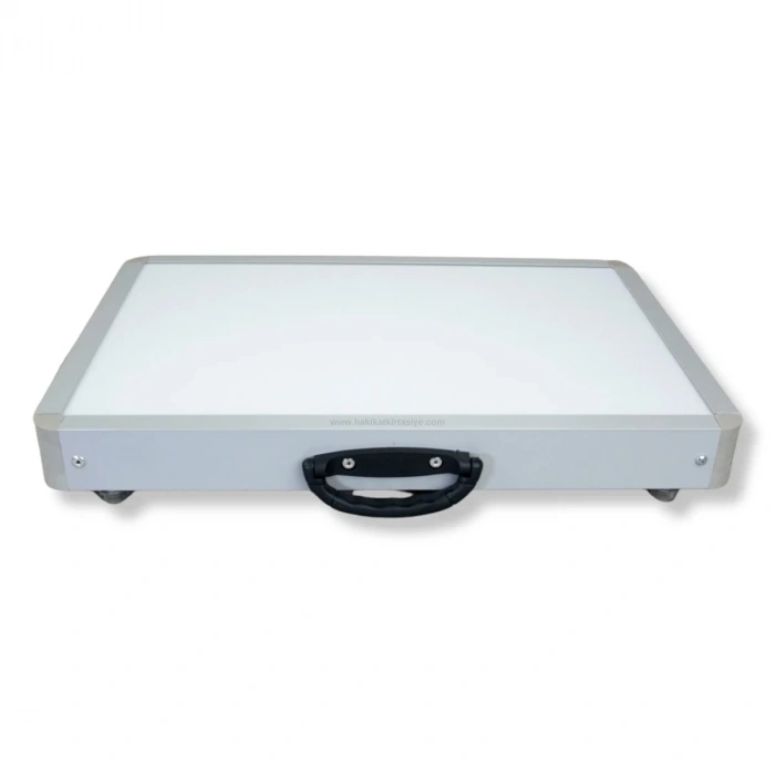 Akyazı Çantalı Işıklı Çizim Masası 35x50cm