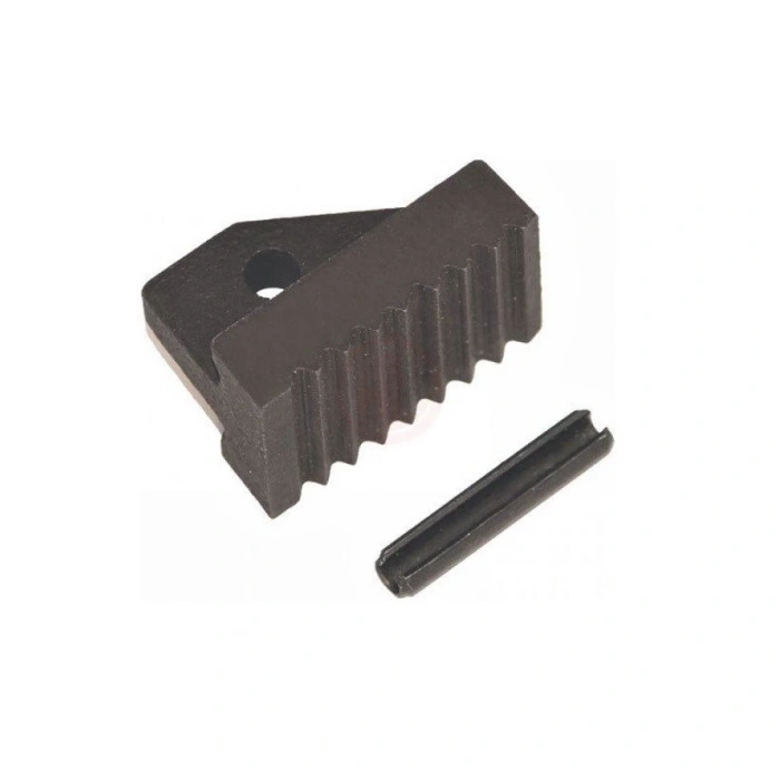 İzeltaş Ağır Tip Boru Anahtarı Yedek Parçası Alt Çene Ve Pim 36 İnç