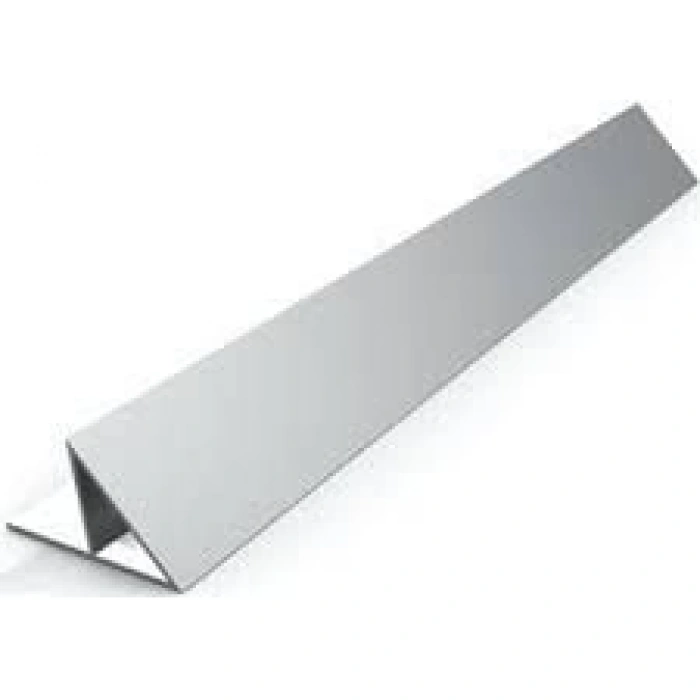 Yorum Plastik Kulaklı Pah Üçgen Profili Siyah 20X18X30 Mm