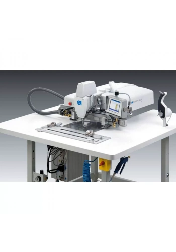 Dürkopp Adler Esnek Kullanım İçin CNC Kontrollü Desen Yapma Makinası