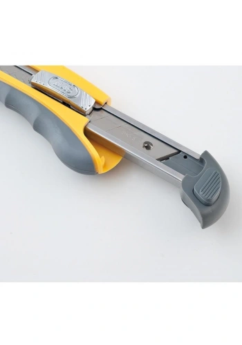 MAS 2758 PROFESYONEL GENİŞ MAKET BIÇAĞI NO:18 18mm