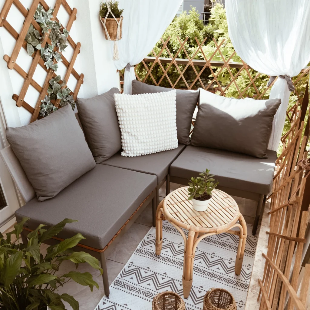 Mini Multilounge Gri Küçük Balkon Mobilyası – Şezlong ve Köşe Bahçe Seti