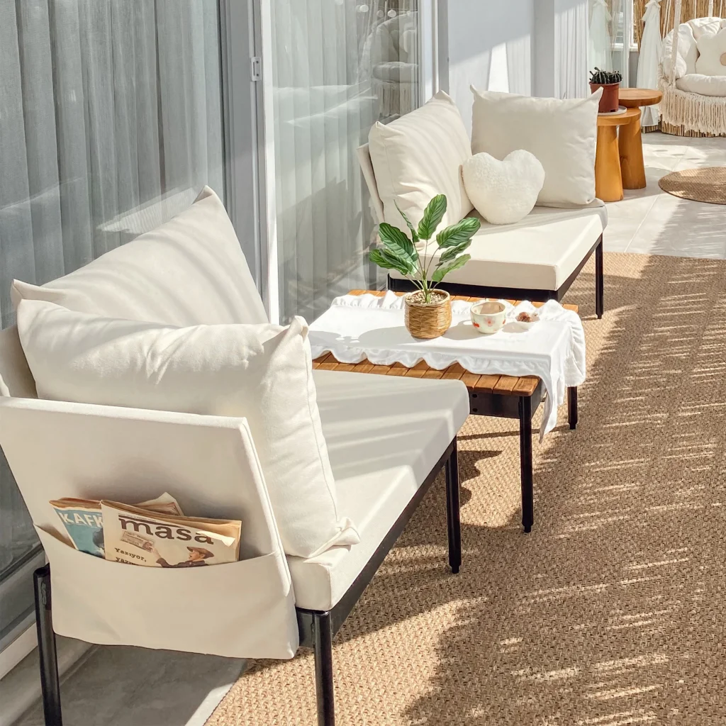 Mini Multilounge Krem Küçük Balkon Mobilyası – Şezlong ve Köşe Bahçe Seti