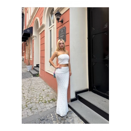 Straplez Yırtmaçlı Astar Detaylı Dantel Crop Beyaz Etekli Takım