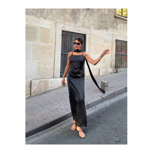 Kadın Saten Sırt Dekolteli İnce Askılı Şal Detaylı Esnek Kumaş Maxi Boy Siyah Elbise
