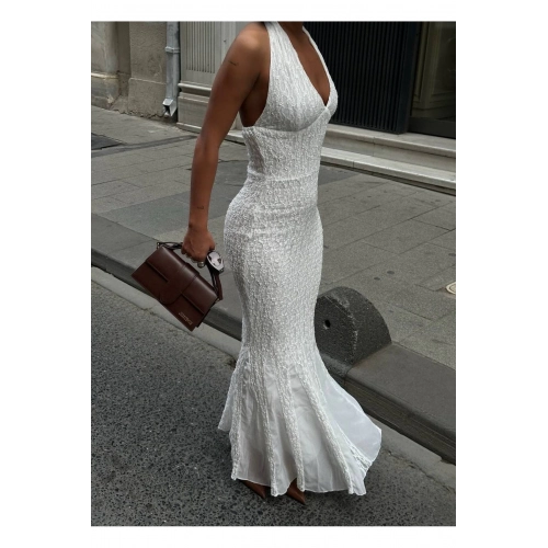 Kadın Sırt Dekolteli V Yaka Boyun Detaylı Dantel Astarlı Premium Maxi Boy Beyaz Elbise