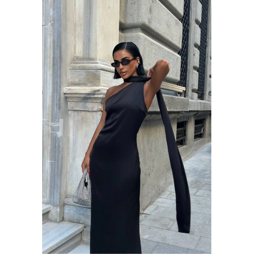 Kadın Premium Tek Omuz Şal Detaylı Saten Maxi Elbise – Siyah