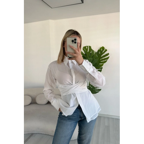 Kuşaklı Cırt Cırt Kapamalı Tasarım Beyaz Gömlek