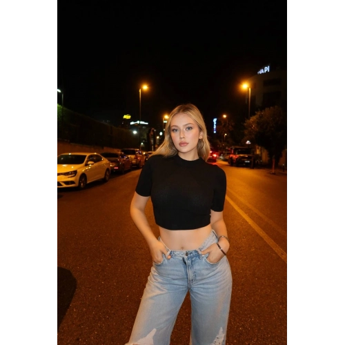 Bisiklet Yaka Kısa Kollu Siyah Crop Triko Kazak