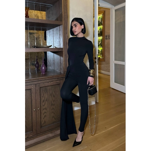 Etek Görünümlü Kuşak Detaylı Siyah Tasarım Tulum