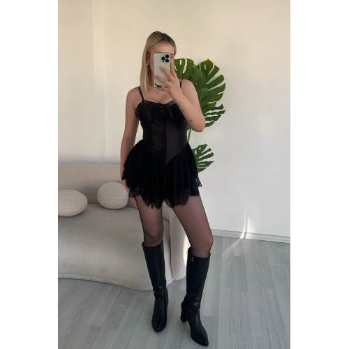 Kadın Premium Dantel Detaylı Askılı Biyeli Şortlu Siyah Mini Boy Elbise