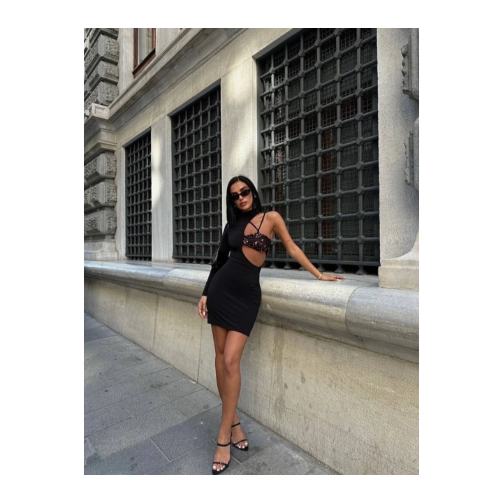 Kadın Göğsü Payetli Askı Detaylı Dik Yaka Siyah Mini Boy Elbise