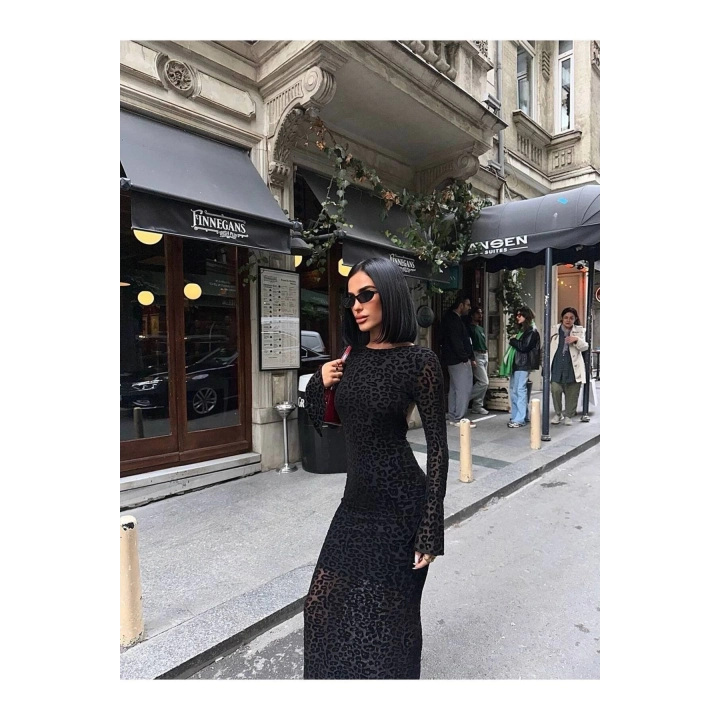 Kadın Flok Baskılı Sırt Dekolteli Uzun Kollu Maxi Boy Siyah Elbise