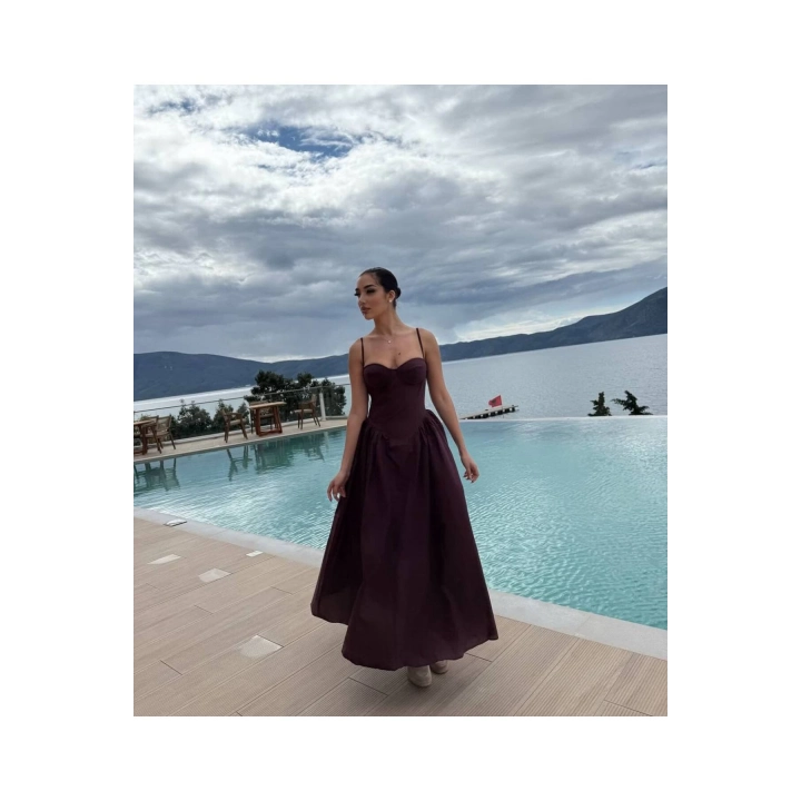 Prenses İnce Askılı Kalp Yaka Uzun Elbise