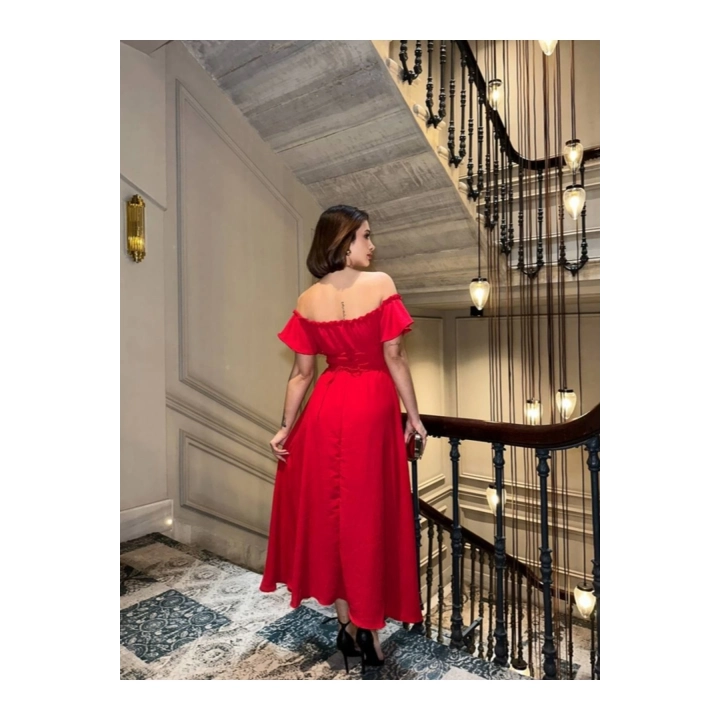 Off-Shoulder Kadın Maxi Boy Aerobin Kumaş Sırt Detaylı Tam Kalıp Elbise