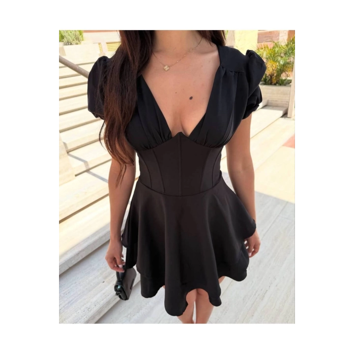 Korse Detaylı Kat Etekli V Yaka Mini Siyah Elbise