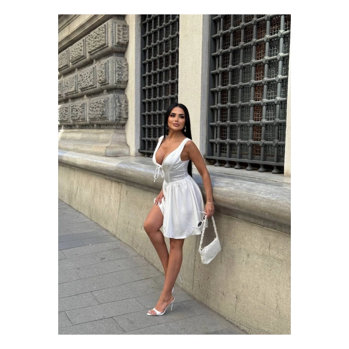 Korsaj Detaylı Şortlu Saten Elbise